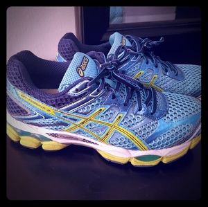 Women's ASICS 7.5 Gel Cumulus 16 sneakers